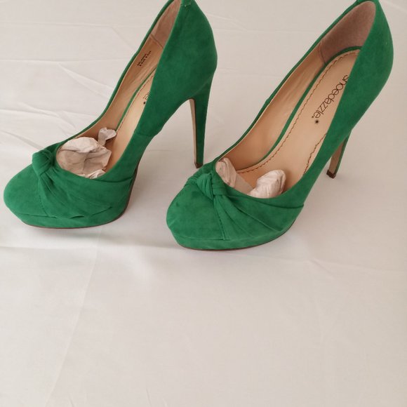 Shoe Dazzle Other Green Suede Pumps Size 8 2 Us 5 Heel New In Box